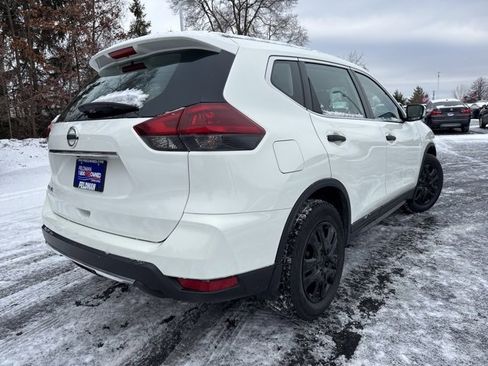 Used 2018 Nissan Rogue S image 3
