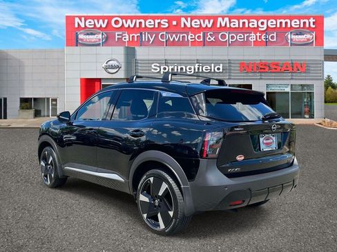 Used 2025 Nissan Kicks SR w/ Interior Electronics Package AWD/4WD image 6