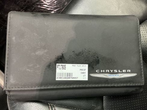 Used 2017 Chrysler Pacifica Limited w/ UConnect Theater Package image 61