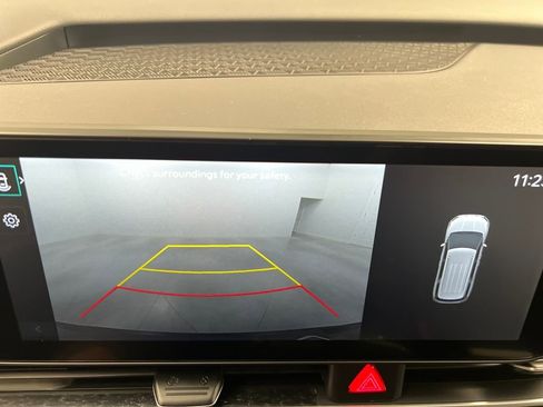 Used 2025 Kia Carnival FWD image 65