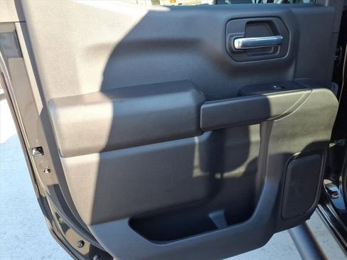 Used 2023 Chevrolet Silverado 1500 Custom image 25