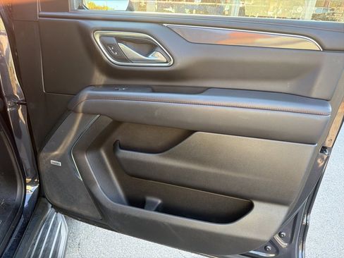 Used 2022 Chevrolet Suburban RST w/ Luxury Package image 6