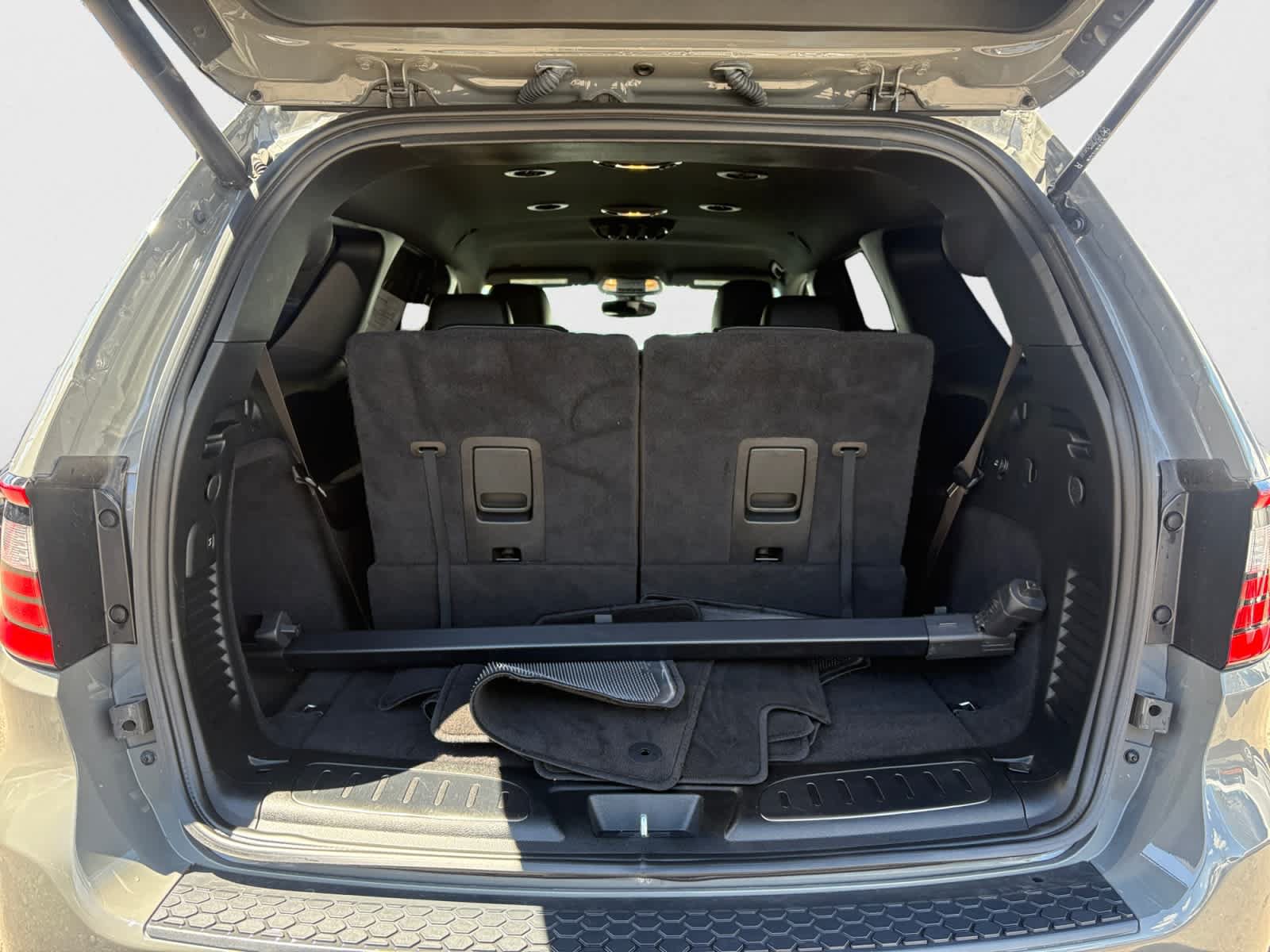 Used 2022 Dodge Durango R/T w/ Blacktop Package AWD/4WD image 22