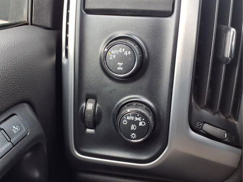 Used 2018 GMC Sierra 1500 SLT w/ SLT Premium Package AWD/4WD image 11