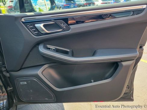 Used 2022 Porsche Macan S w/ Premium Package Plus image 22