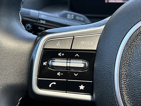 Used 2025 Kia Sorento S w/ Panoramic Sunroof Package image 11