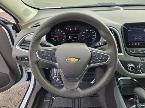 Used 2022 Chevrolet Malibu LT image 28