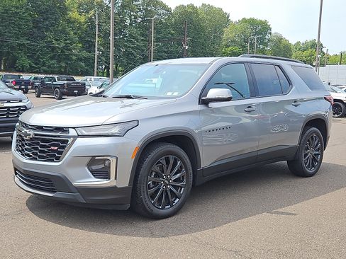 Used 2023 Chevrolet Traverse RS AWD/4WD image 3