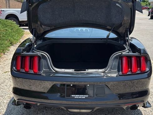 Used 2016 Ford Mustang Coupe RWD image 9