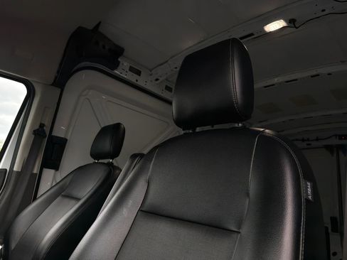 Used 2024 Ford Transit 250 148 Medium Roof RWD image 18