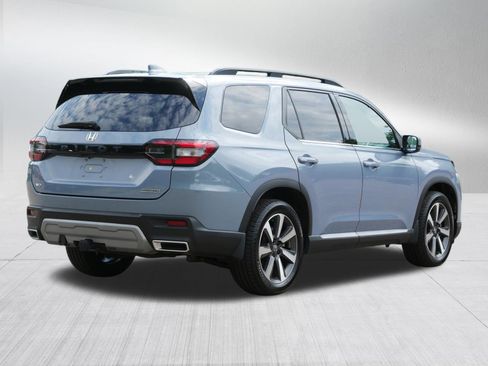 Used 2023 Honda Pilot Touring image 7