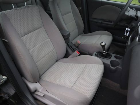 Used 2005 Saturn ION Level 2 w/ Power Pkg FWD image 6