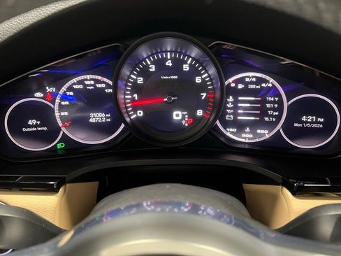 Used 2023 Porsche Cayenne image 32