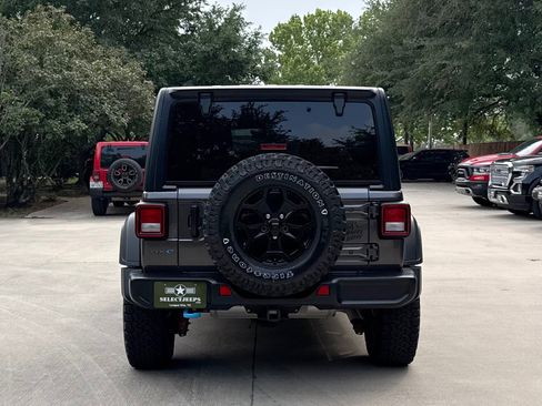 Used 2023 Jeep Wrangler Unlimited AWD/4WD image 12