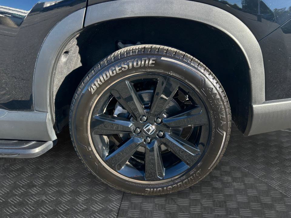 Certified 2025 Honda Pilot Black Edition image 22