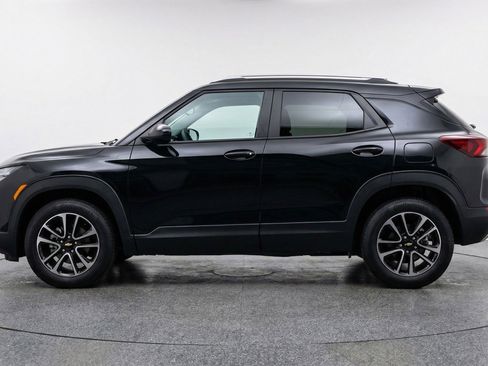 Used 2025 Chevrolet TrailBlazer LT image 5