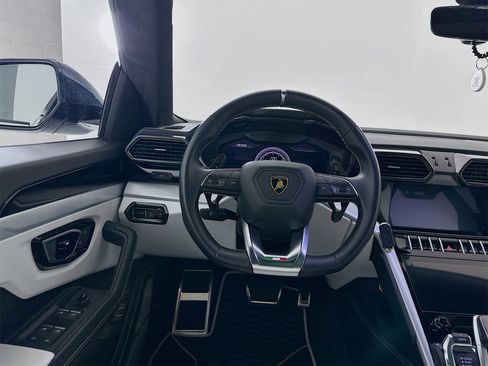 Used 2021 Lamborghini Urus image 25