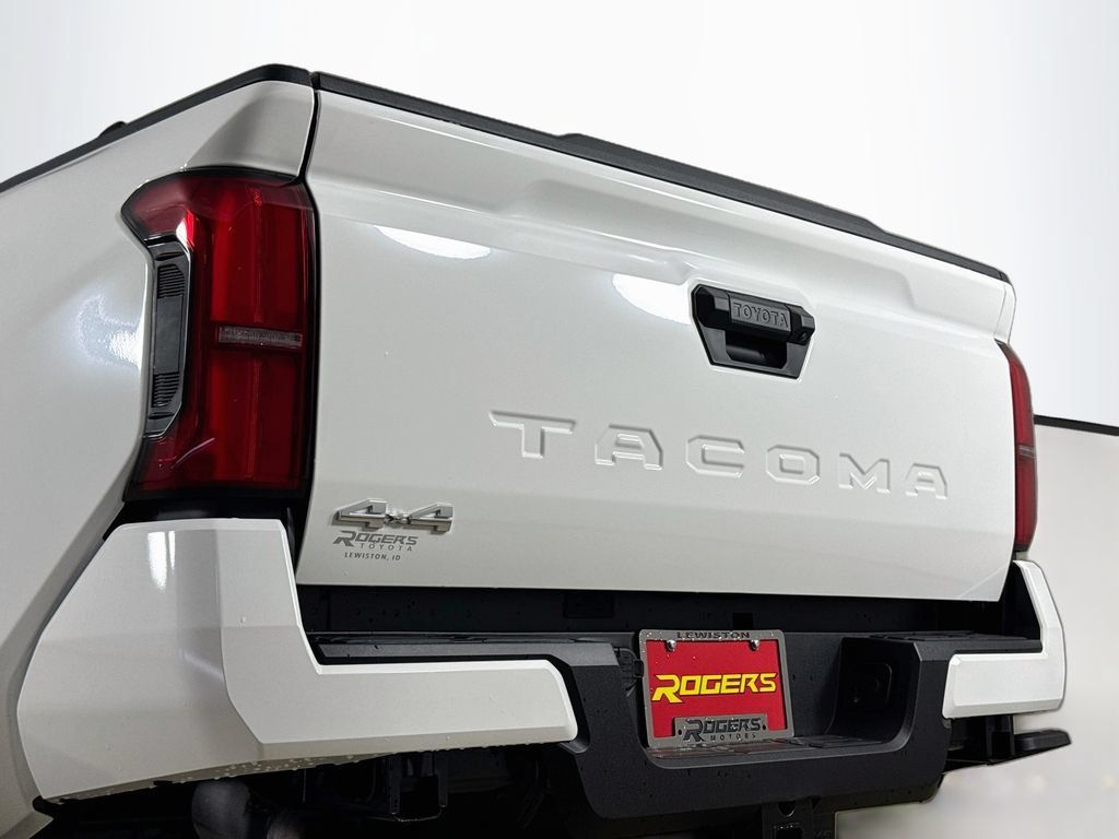 Used 2026 Toyota Tacoma SR5 AWD/4WD image 26