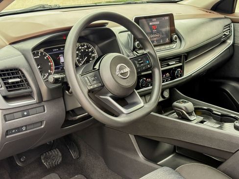 Used 2023 Nissan Rogue SV AWD/4WD image 19