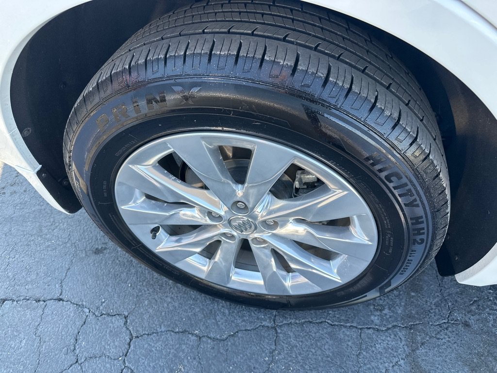 Used 2018 Buick Envision Essence FWD image 7