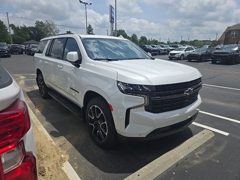 Used 2023 Chevrolet Suburban RST w/ Luxury Package AWD/4WD image 1