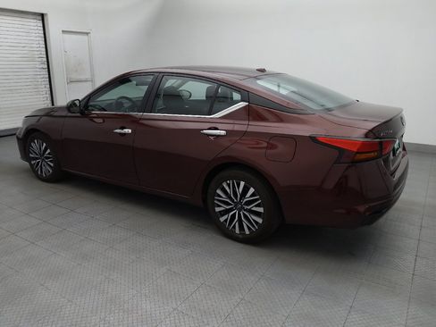 Used 2025 Nissan Altima 2.5 SV FWD image 3