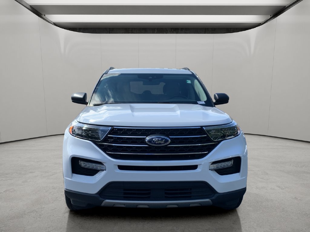 Used 2024 Ford Explorer XLT w/ Equipment Group 202A RWD image 8