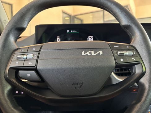 Used 2025 Kia K4 FWD image 27
