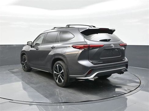 Certified 2021 Toyota Highlander XSE image 8