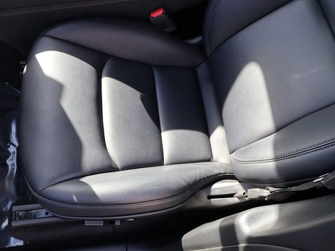 Used 2023 Tesla Model Y Long Range image 31