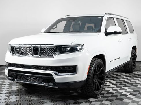 Used 2022 Jeep Grand Wagoneer Series III w/ Rear Seat Video Group 1 image 2