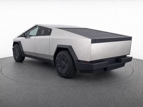 Used 2024 Tesla Cybertruck AWD Crew Cab image 3