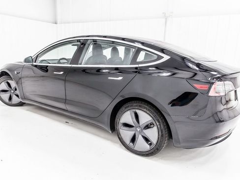 Used 2017 Tesla Model 3 Standard Range RWD image 4
