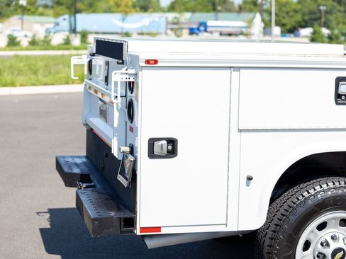 Used 2017 Chevrolet Silverado 3500 W/T RWD image 33