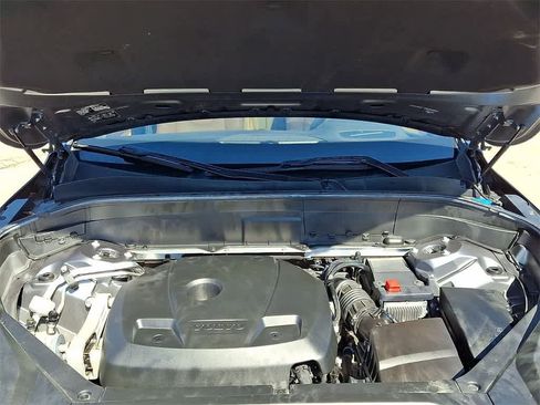 Used 2018 Volvo XC90 T6 Momentum w/ Convenience Package image 27