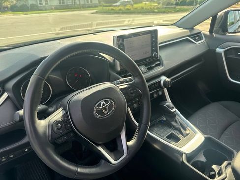 Used 2020 Toyota RAV4 XLE w/ Convenience Package AWD/4WD image 16