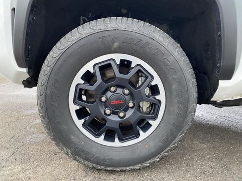 Used 2025 Toyota Tacoma TRD Off-Road image 37