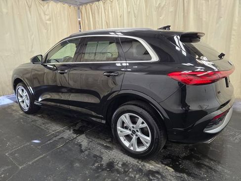 Used 2025 Audi Q5 Premium w/ Convenience Package image 10