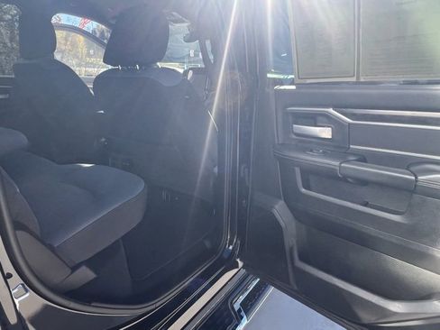 Used 2024 RAM 2500 Big Horn w/ Safety Group image 25