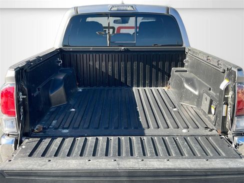 Used 2020 Toyota Tacoma TRD Off-Road image 25