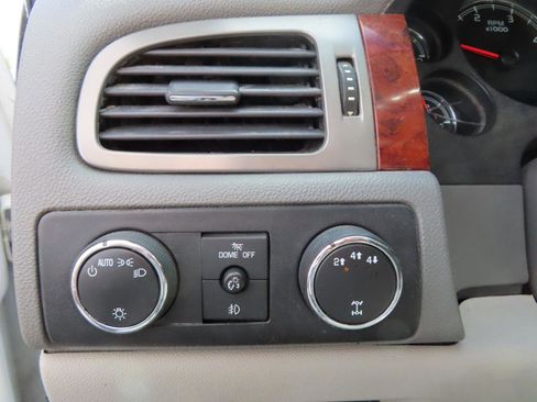 Used 2013 Chevrolet Silverado 2500 LTZ w/ LTZ Plus Package image 29