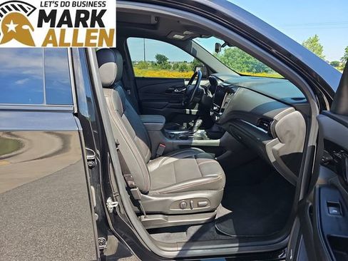 Used 2023 Chevrolet Traverse RS AWD/4WD image 28