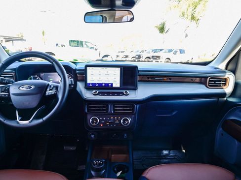 Used 2023 Ford Maverick Lariat image 12