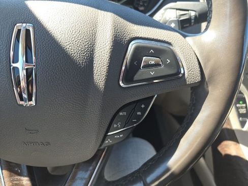 Used 2017 Lincoln MKX Reserve w/ Lincoln MKX Climate Package image 27