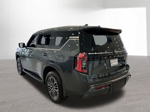 Used 2025 Nissan Armada SL w/ Captain's Chari Seat Package image 10