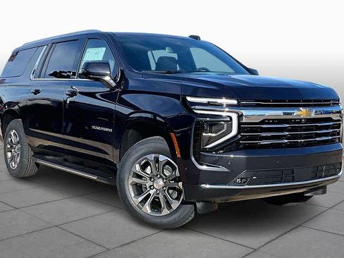 New 2026 Chevrolet Suburban LT w/ Comfort Package image 3