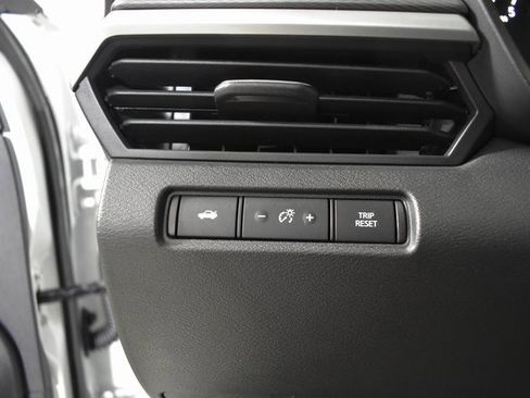 Certified 2025 Nissan Altima 2.5 SR image 14