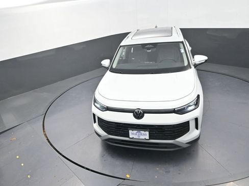 New 2026 Volkswagen Tiguan SE image 14
