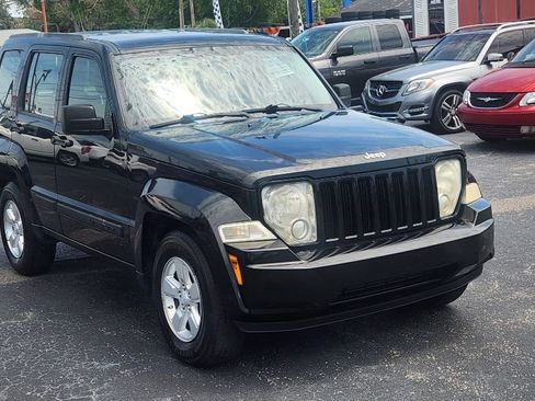 Used 2012 Jeep Liberty Sport AWD/4WD image 8
