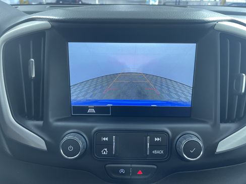 Used 2024 GMC Terrain SLT image 21